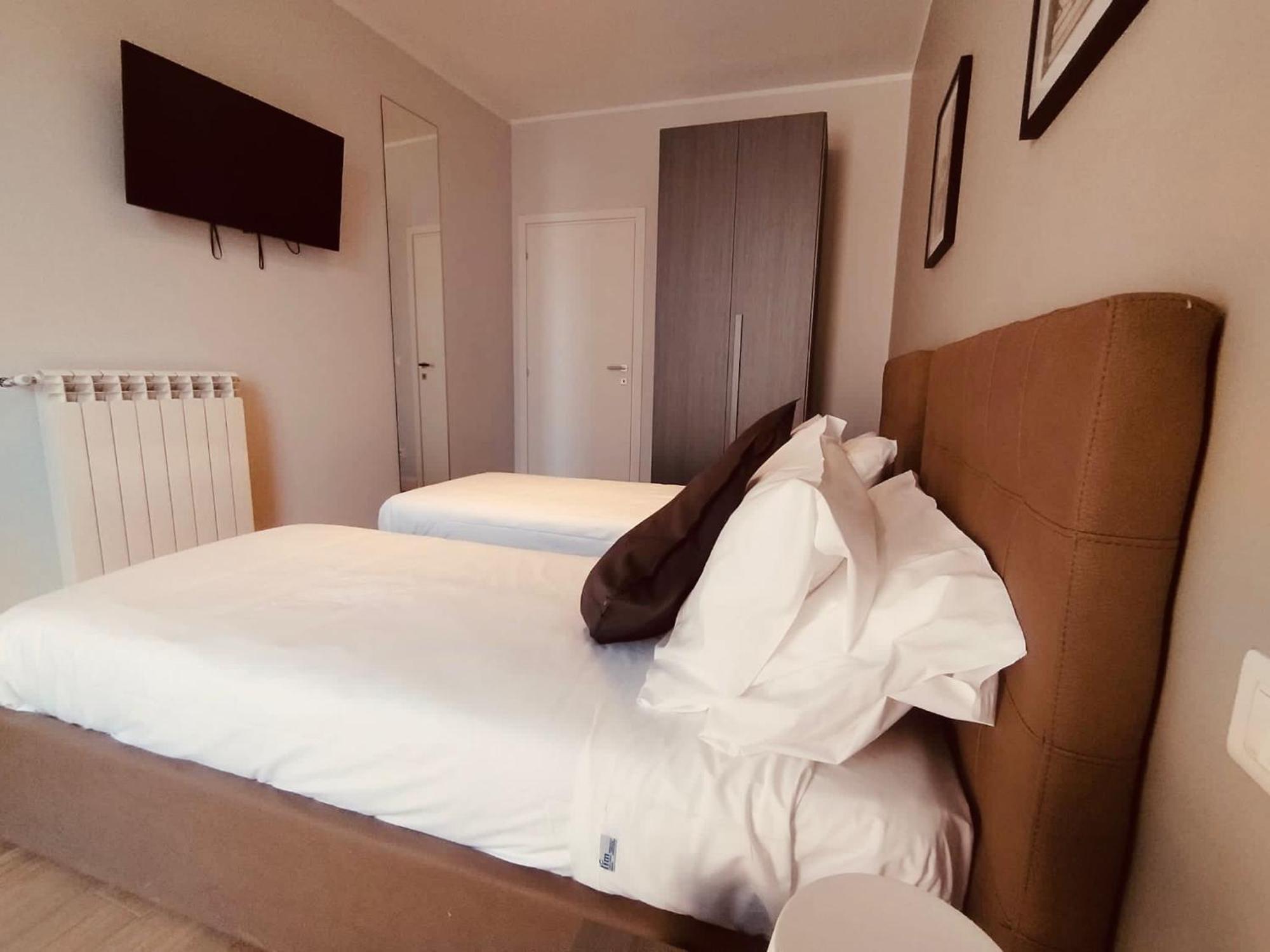 Hh Hermoso Housing Asti Dış mekan fotoğraf